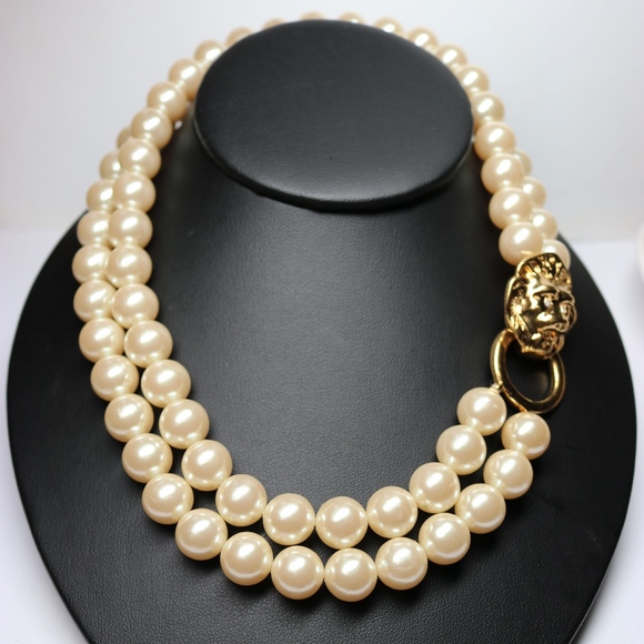 KENNETH JAY LANE LION HEAD PEARL NECKLACE - Picture 6 of 8